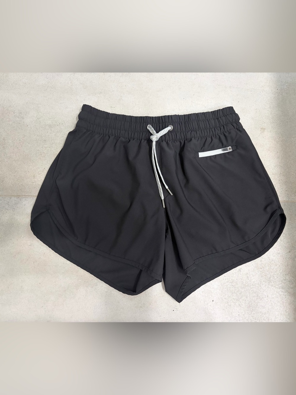 Vuori Women’s Clementine 4 inch Shorts with Drawstring